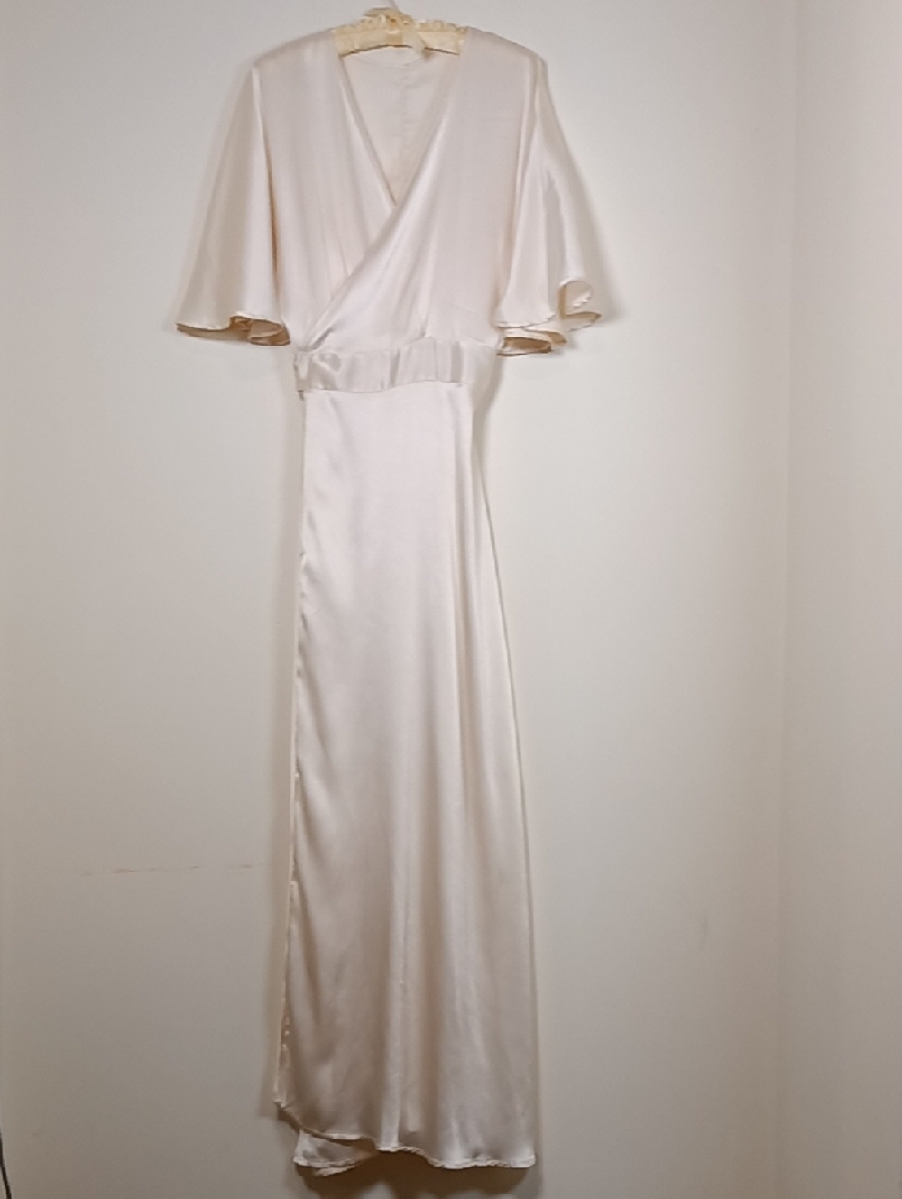 What Katie Did Gold Label Satin  Cream Wrap Robe with Attached Tie Waist Size 12 - Picture 2 of 16